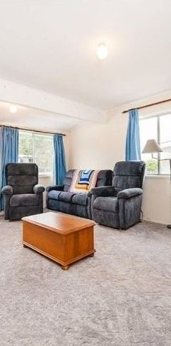 3 Bedroom home in Logan Central - Photo 1