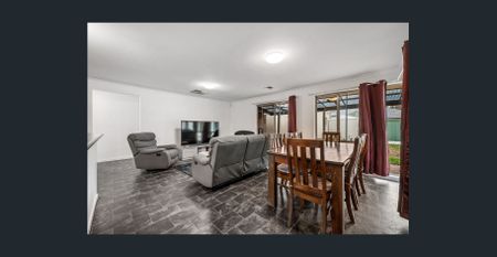 Large 5 Bedroom Family Home - Photo 2
