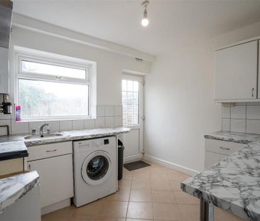 3 bedroom terraced house to rent - Photo 6