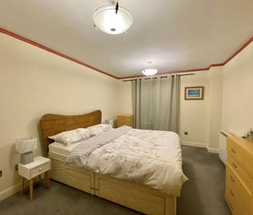 2 bedroom Flat To Let - Photo 4
