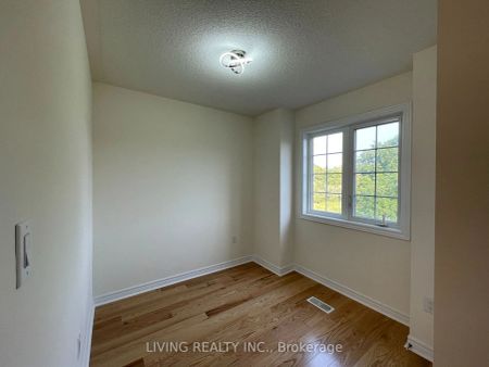 Condo Townhouse For Lease | N9255946 - Photo 5