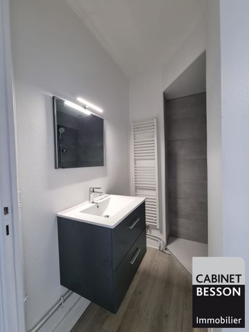 Location Appartement 4 pièces 64m² ST EGREVE 38120 - Photo 3
