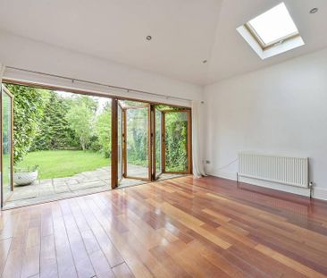 4 bedroom semi-detached house to rent - Photo 2
