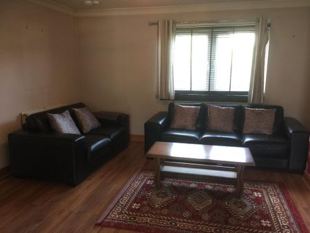1 bedroom property with land to rent - Photo 5