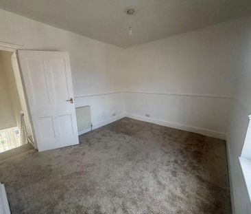 2 bedroom semi-detached house to rent - Photo 5