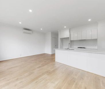 94 Carnival Boulevard, Berwick VIC 3806 - Photo 5