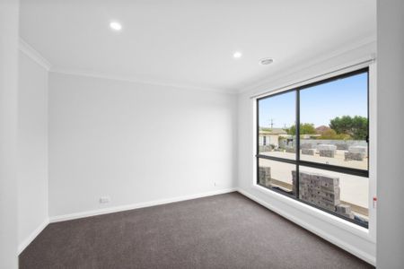 Immaculately Appointed Modern Townhouse - Photo 3