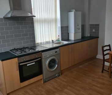 4 bedroom terraced house to rent - Photo 3