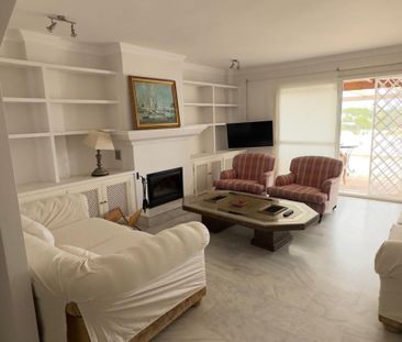 Penthouse in Nueva Andalucía - Photo 1