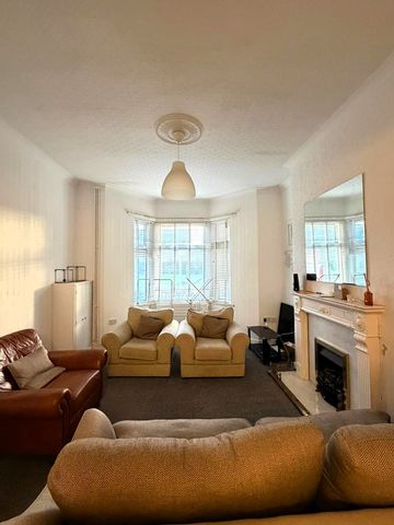 £550 PCM, Furnished Double Room in a Shared House in Ninian Park Road, Cardiff CF11 6JA - Photo 5