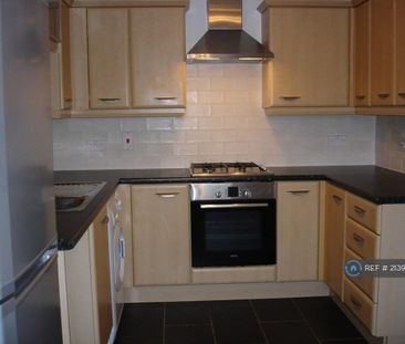 3 bedroom end of terrace house to rent - Photo 1