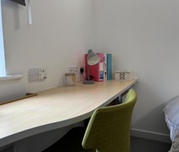 House to rent - Photo 1