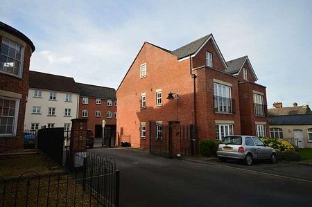 Scotts House, Cricklade Street, Old Town, SN1 - Photo 2