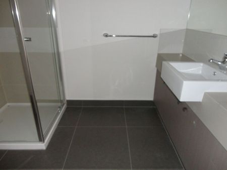 Modern Townhome - Photo 3