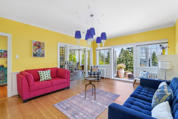 Piccadilly South - Photo 1