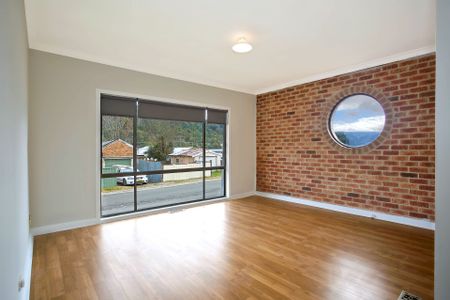 MODERN TOWNHOUSE LIVING - Photo 5