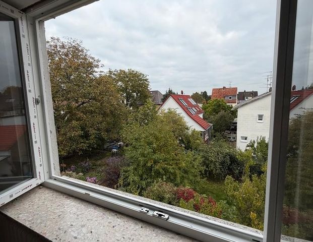 Helle 3-Zimmer-Dachgeschosswohnung in Flörsheim - Foto 1