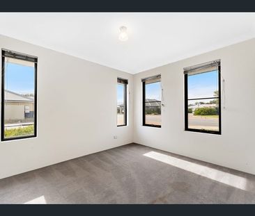 18 Dalmilling Drive, The Vines WA 6069 - House For Rent | Domain - Photo 3