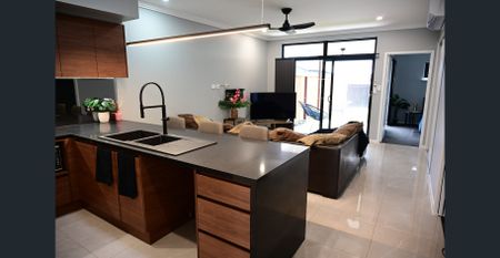 Compact, Contemporary & Close to Everything - Photo 3