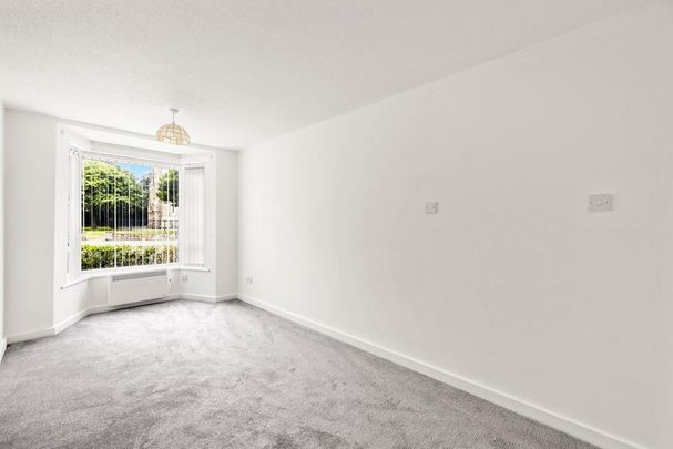 2 bedroom ground floor flat to rent - Photo 1