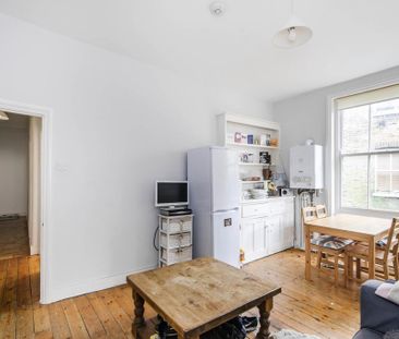 4 bedroom flat to rent - Photo 2