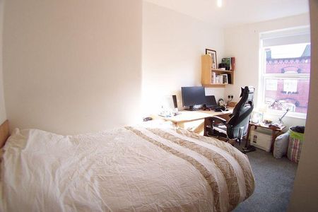 3 bedroom terraced house to rent - Photo 2
