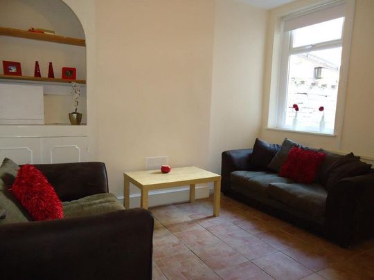 4 bedroom house to rent - Photo 1