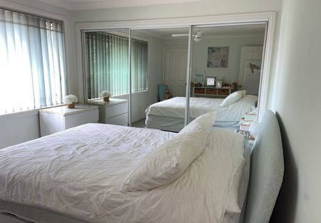 SPACIOUS TOWNHOUSE IN SMALL COMPLEX - Photo 3