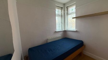 3 bedroom semi-detached house to rent - Photo 4