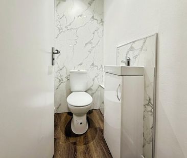 Room in a Shared Flat, Chapel Court, NG7 - Photo 1