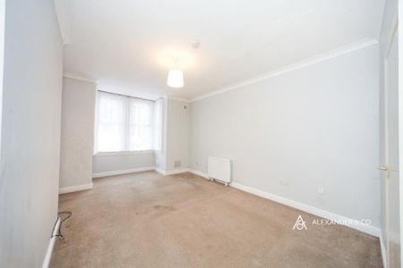 House to rent - Photo 3