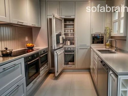 3 room luxury Apartment for rent in Lisbon, Portugal - Photo 2