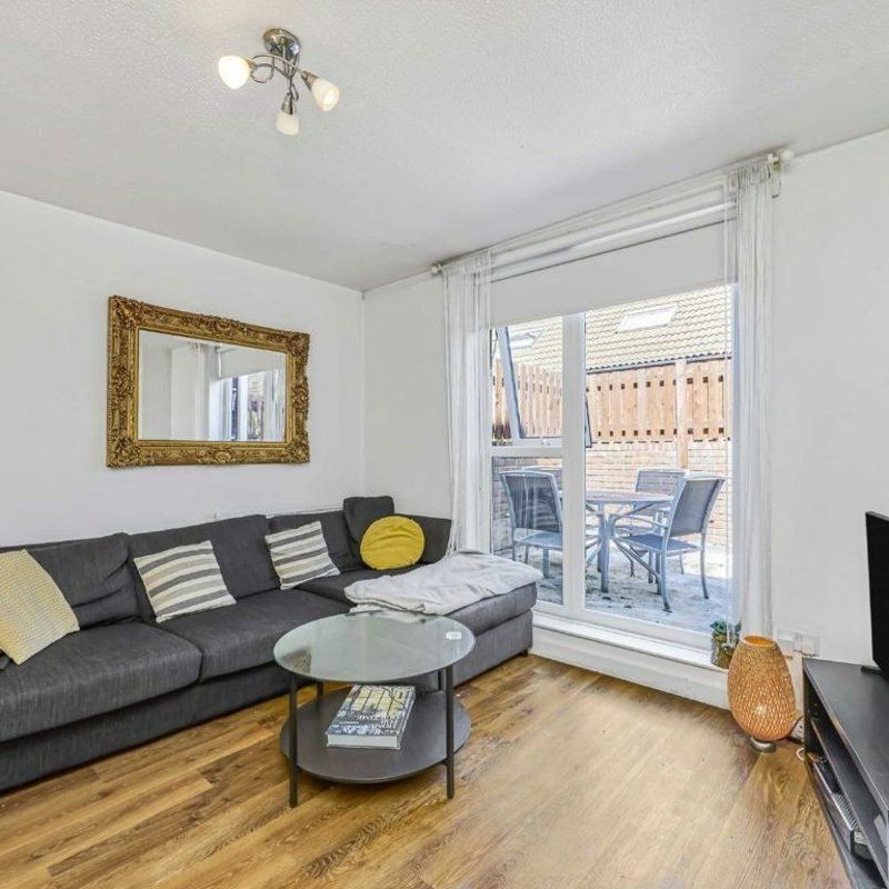 Mcdermott Close, Battersea, SW11 - Photo 1