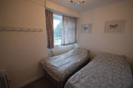 To Rent Manor Road, Lansdowne, Bournemouth, BH1 £1,575 pcm Tenancy Info - Photo 5