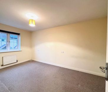 4 bedroom semi-detached house to rent - Photo 5