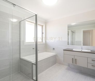 Exquisite Home with Water and Internet Included - Photo 6