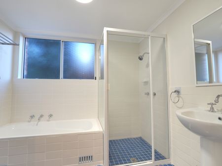 2/33 Burdett Street, Hornsby NSW 2077 - House For Rent | Domain - Photo 3