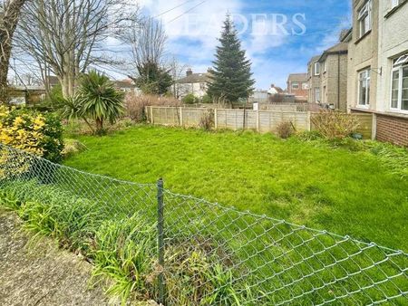 Highfield Gardens, PO22 - Photo 4