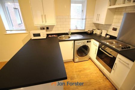 2 Bedroom Apartment - Photo 2