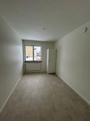 Östergatan, Älmhult - Photo 1