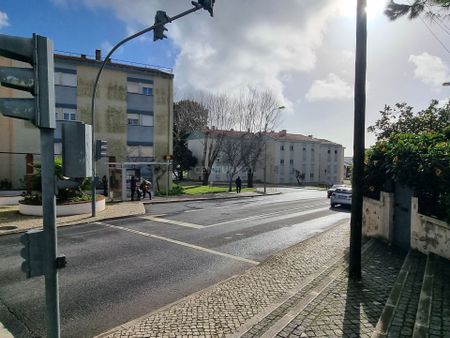 Porto Salvo Arrendamento Andar de moradia T2 com garagem e espaço exterior - Photo 5