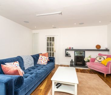 4 Bed Semi-Detached House, Swanwick Close, SW15 - Photo 4