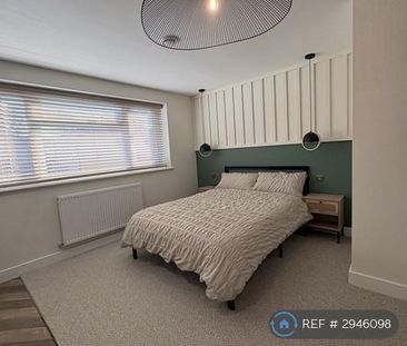1 bedroom in a house share to rent - Photo 2