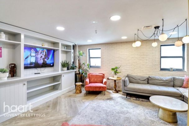 1 bedroom in a flat share to rent - Photo 1