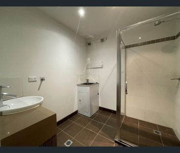 Great apartment with private courtyard - Photo 4