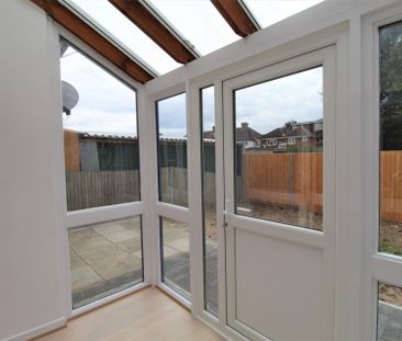 2 bedroom Property to rent - Photo 3