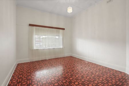 Spacious & Comfortable Living Close to the City! - Photo 5