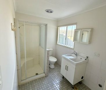 Freshly Updated One Bedroom Granny Flat in a Quiet Cul-de-Sac - Photo 1