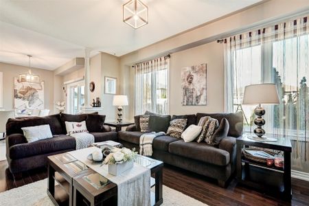 For Lease - 38 Orville Hand Court, Bradford West Gwillimbury, Ontario - Photo 3