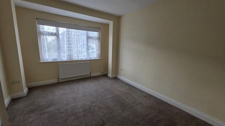 4 Bedroom House To Let - Photo 5